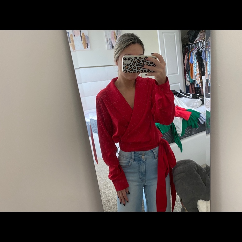 Lulu’s Wrap top